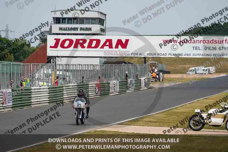 Vintage motorcycle club;eventdigitalimages;mallory park;mallory park trackday photographs;no limits trackdays;peter wileman photography;trackday digital images;trackday photos;vmcc festival 1000 bikes photographs